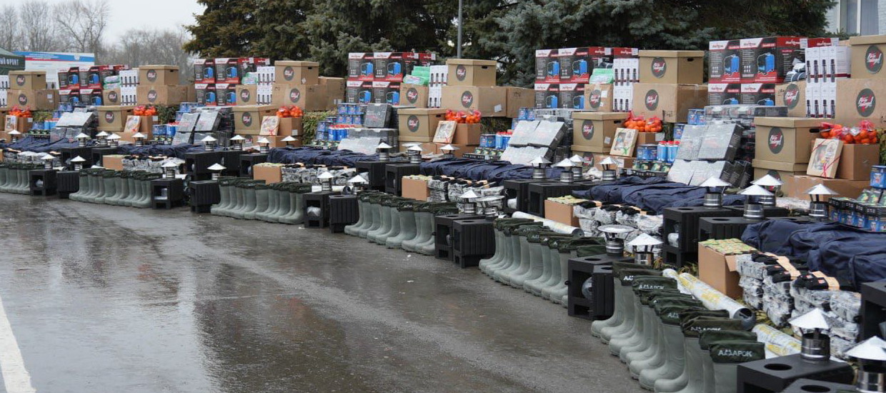 Народный фронт в Ростове-на-Дону передал военнослужащим специальный Новогодний сбор