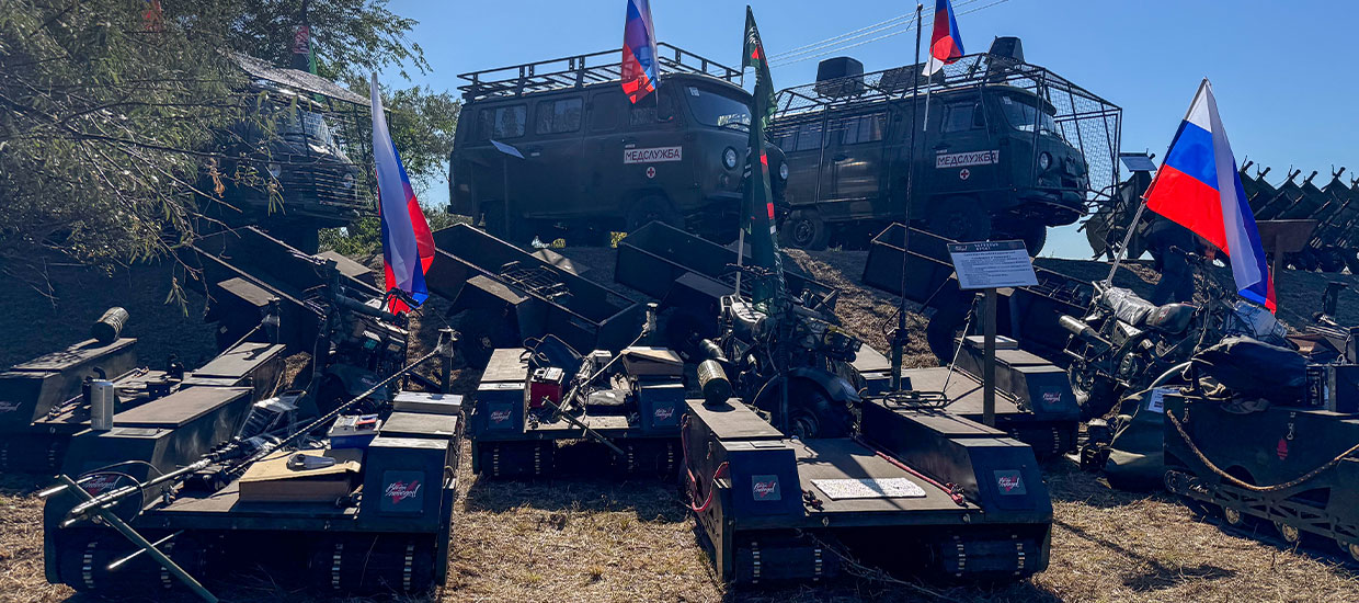 Народный фронт в преддверии Дня военного медика передал врачам эвакуационную технику