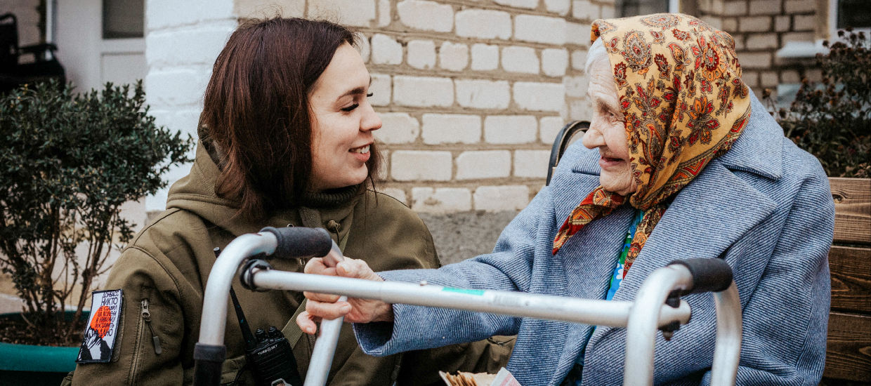 Волонтёры разных национальностей оказывают помощь жителям новых и приграничных регионов