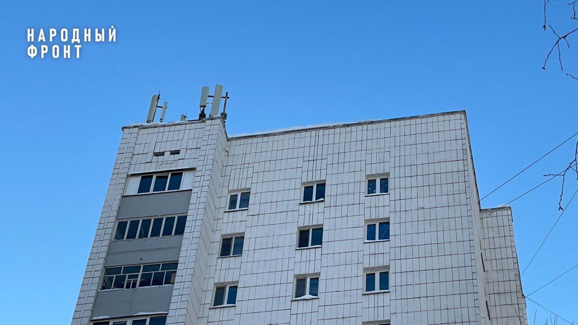 Жильцы многоэтажки в Казани добиваются демонтажа антенн, из-за которых протекает крыша