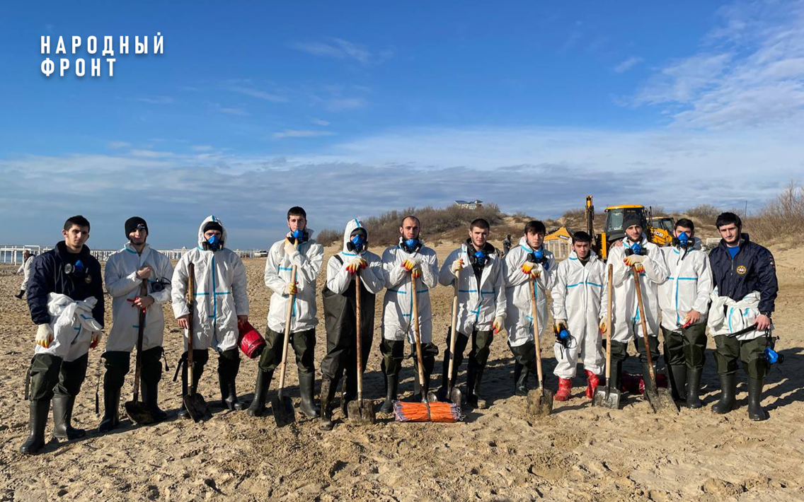 Сводная группа Молодёжки Народного фронта из пяти регионов работает в Анапе 
