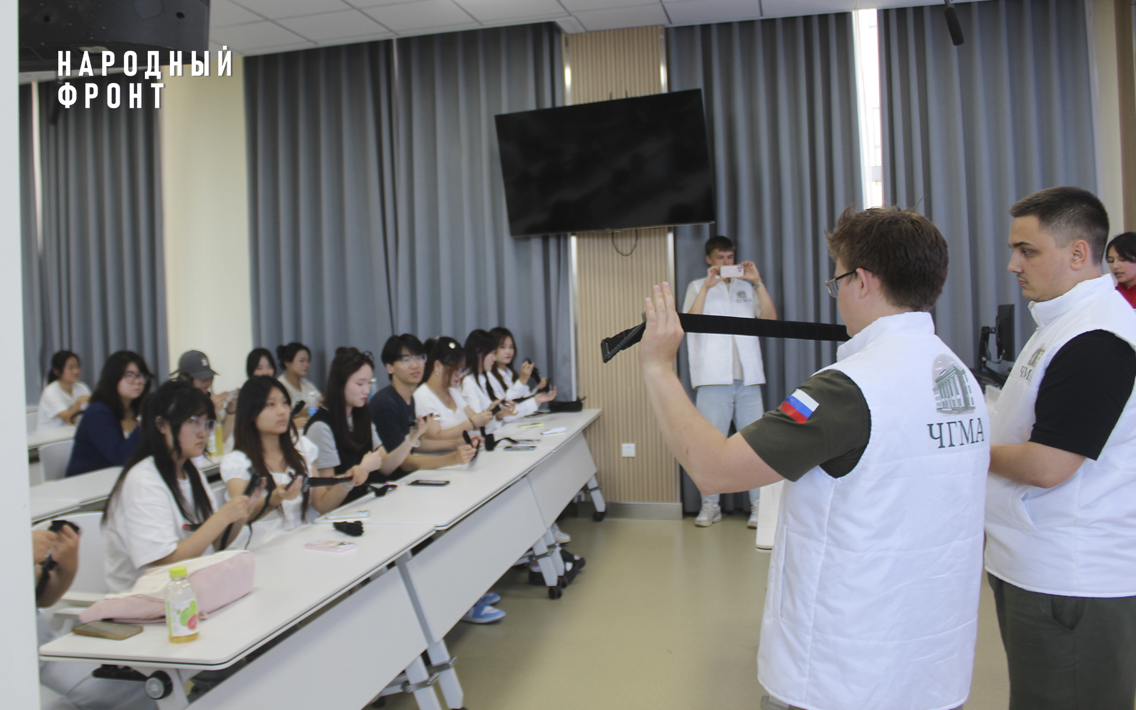 Молодёжка Народного фронта помогла обучить 30 студентов из Китая навыкам тактической медицины