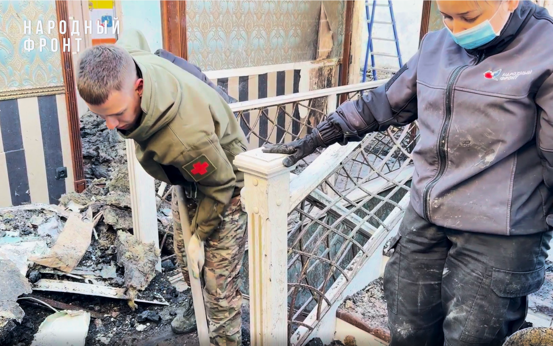 Молодёжка Народного фронта четыре дня помогала устранять последствия атаки БПЛА в Севастополе
