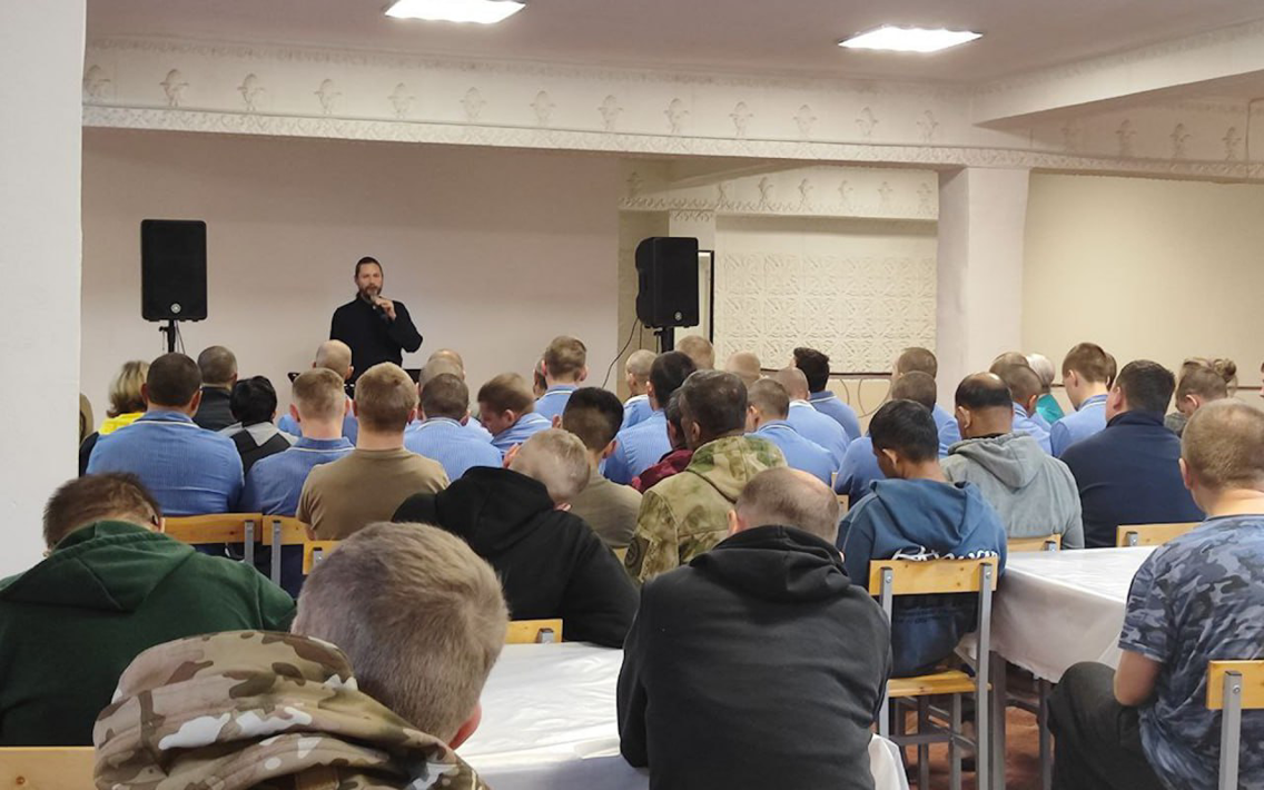 Иеромонах Фотий выступил перед военнослужащими на Камчатке