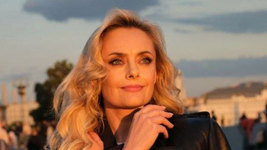 Участница Команды Путина Елена Максимова выступила на Красной площади в День памяти и скорби