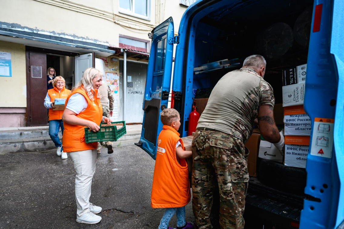 Более 180 тысяч рейсов с гуманитаркой: скоростные трассы стали дорогами помощи