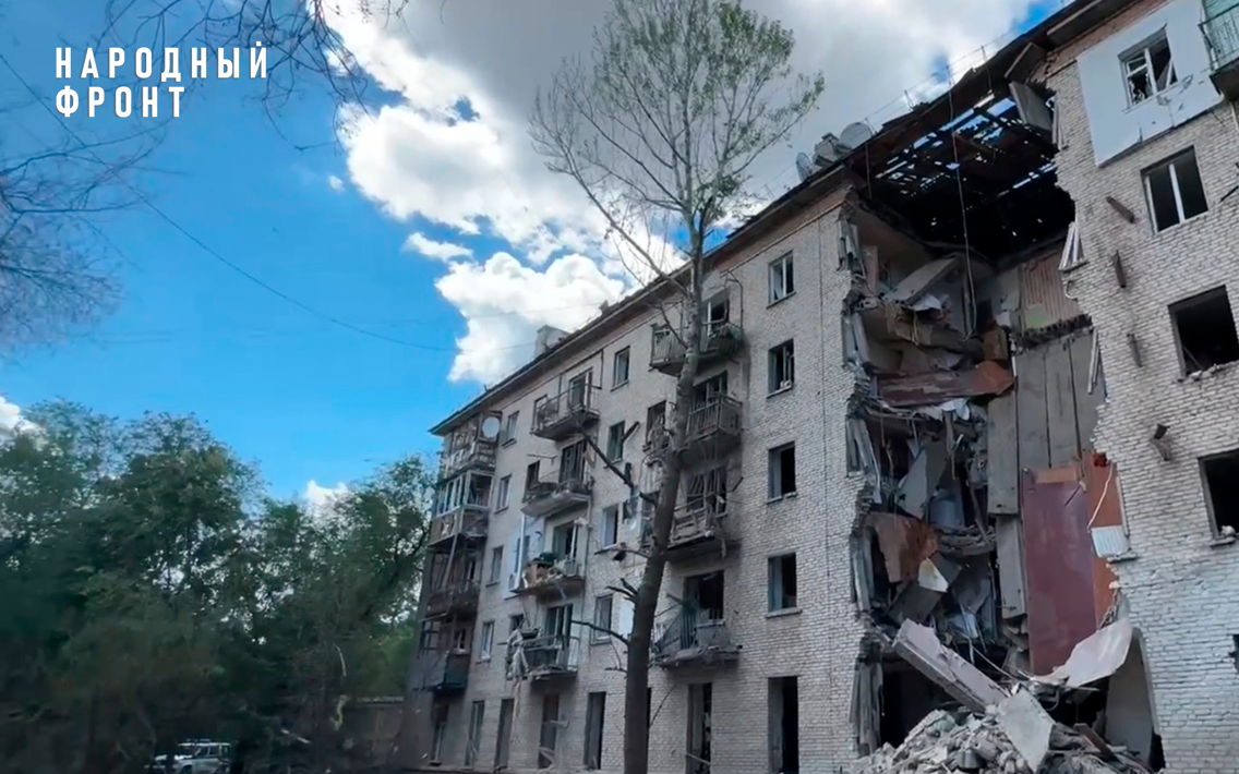 Волонтёры Молодёжного крыла Народного фронта выехали для оперативной помощи жителям Луганска после ракетного удара ВСУ 