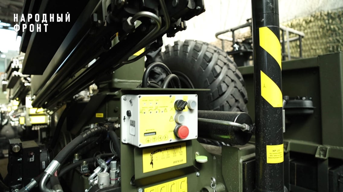 Денис Мантуров ознакомился с новыми инженерными разработками Народного фронта