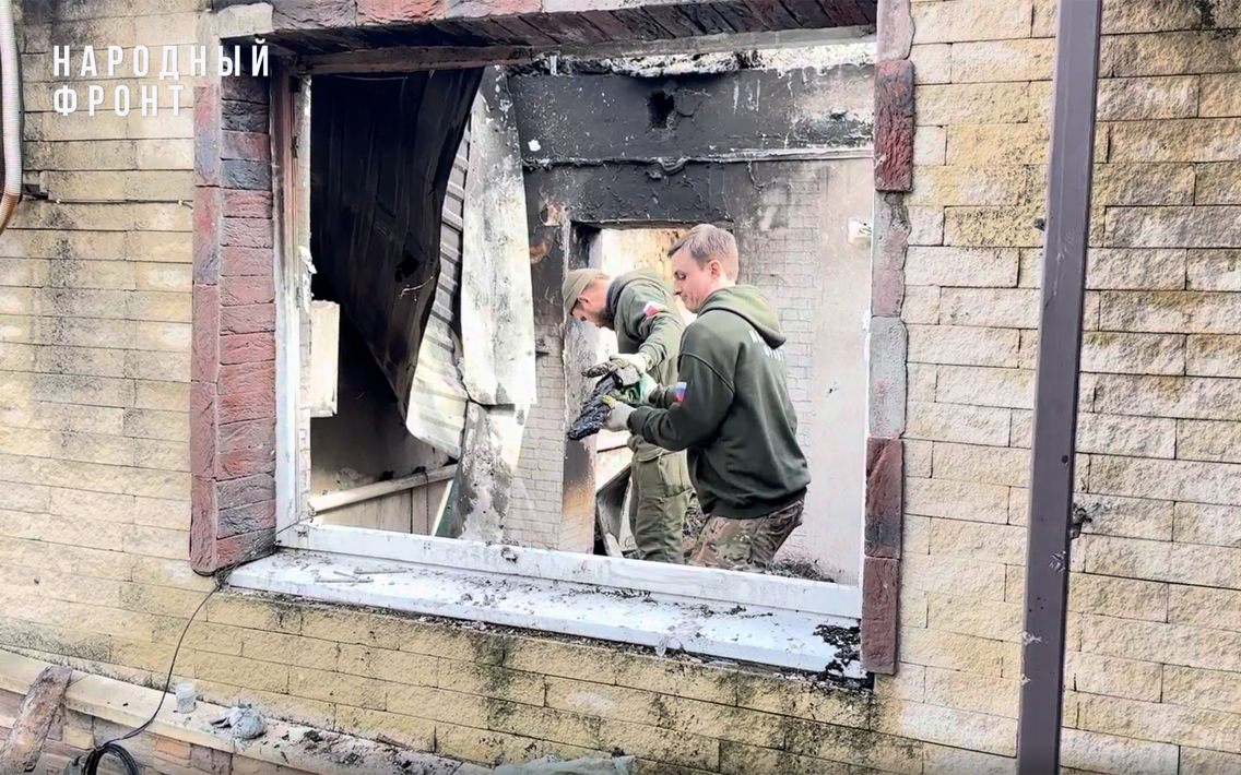 Молодёжка Народного фронта помогает жителям Новороссийска после атаки БПЛА