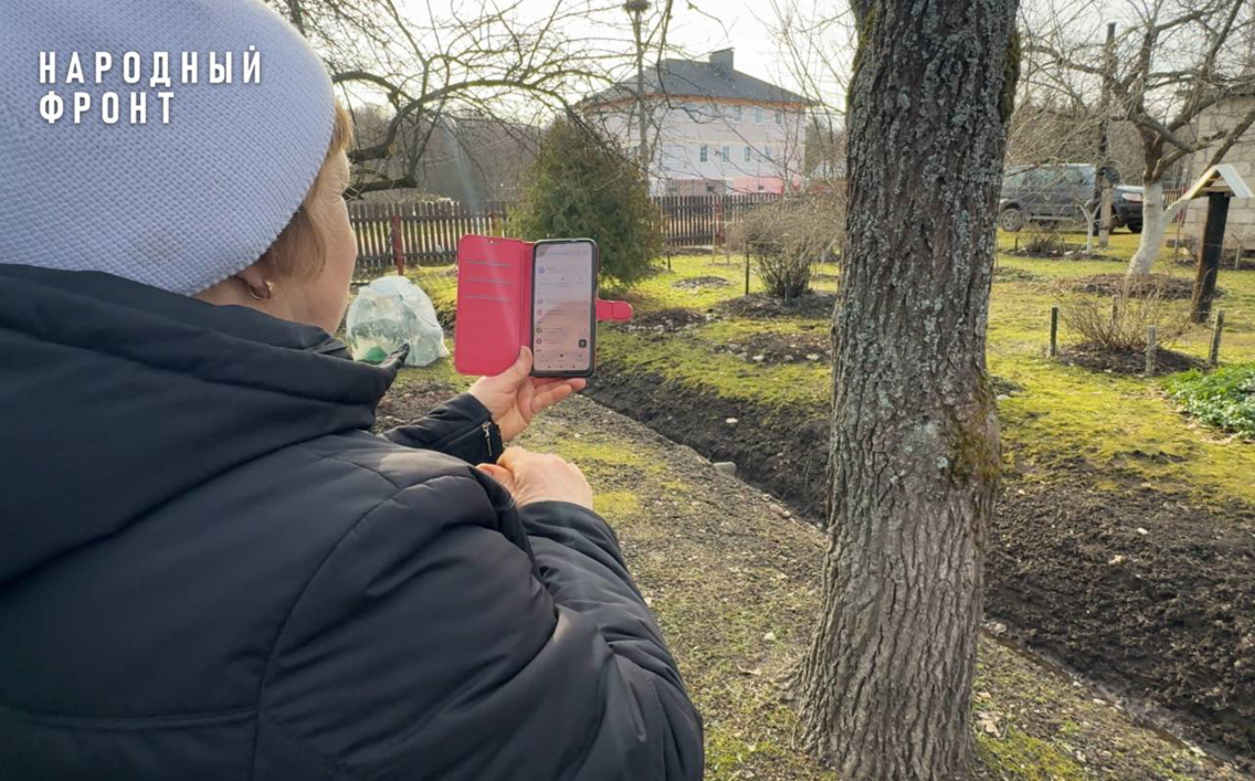 "Вне зоны доступа": жители новгородской деревни покидают дома, не имея возможности даже скорую вызвать