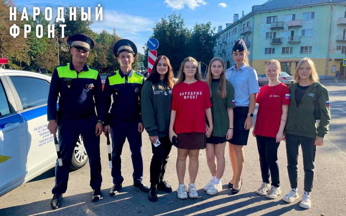 Народный фронт напомнил водителям-родителям Великого Новгорода о главных правилах безопасной перевозки детей