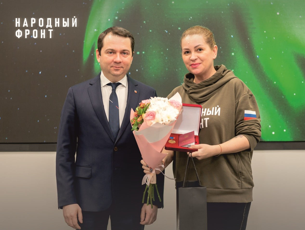 Около 20 тонн гуманитарного груза, 10 автомобилей и более 100 единиц дорогостоящего оборудования: Народный фронт рассказал главе Мурманской области о помощи бойцам и поставках на передовую