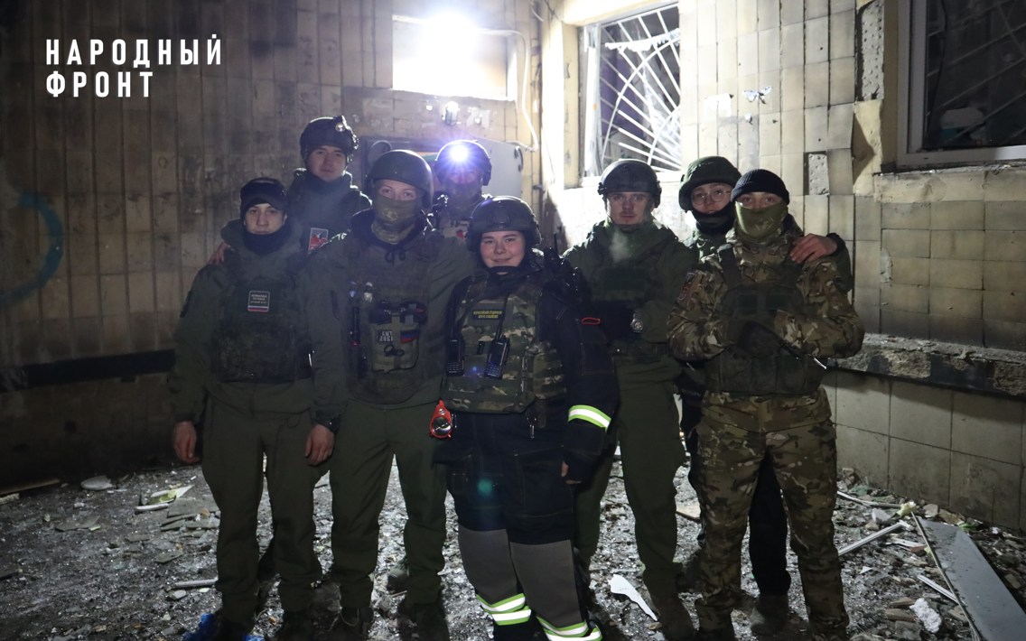 Волонтёры Народного фронта помогли на месте ракетного удара по Макеевке