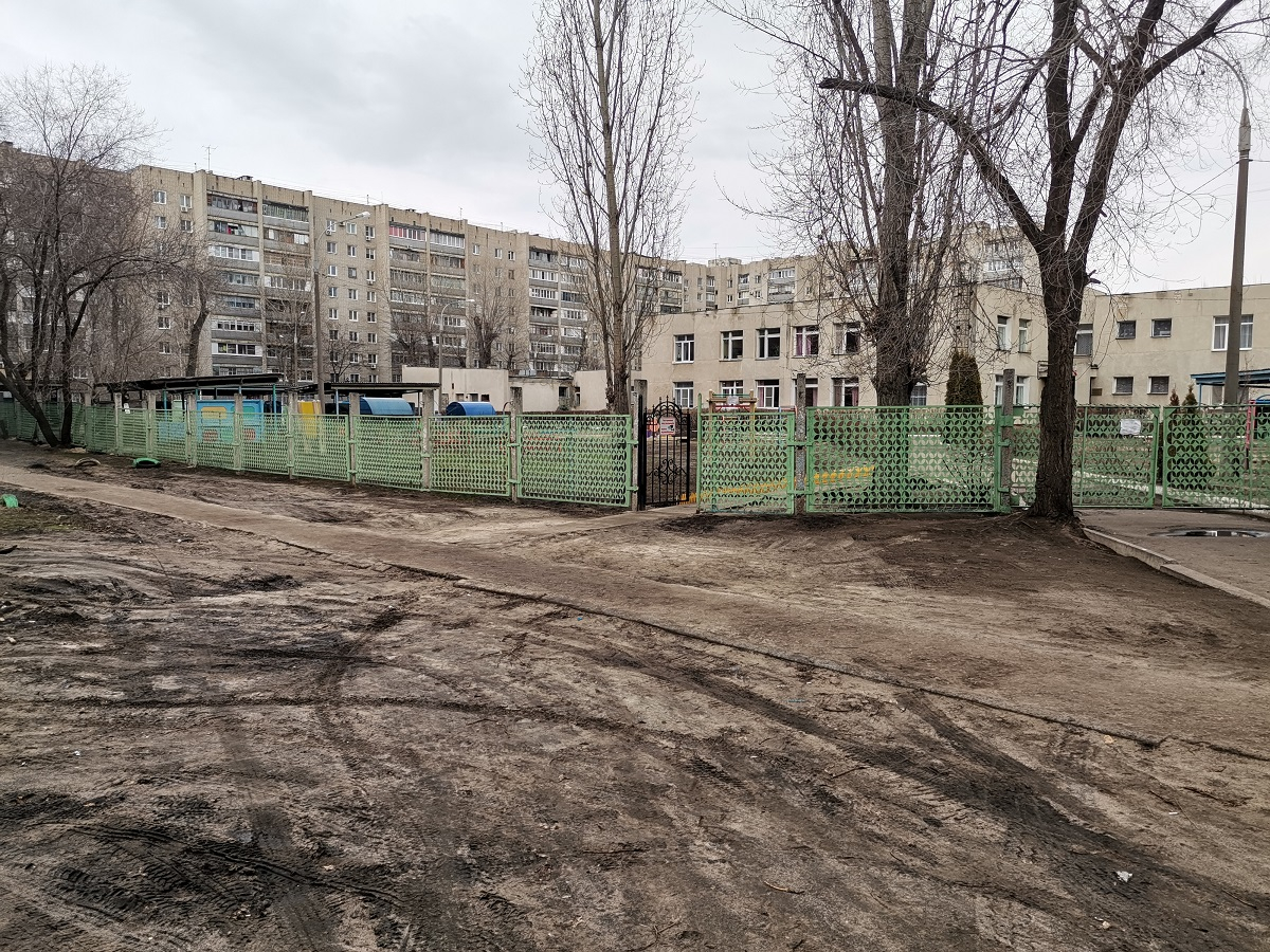 Грязно, мокро и темно – так выглядят тротуары в воронежском микрорайоне ВАИ  | #Новости регионов | Народный фронт