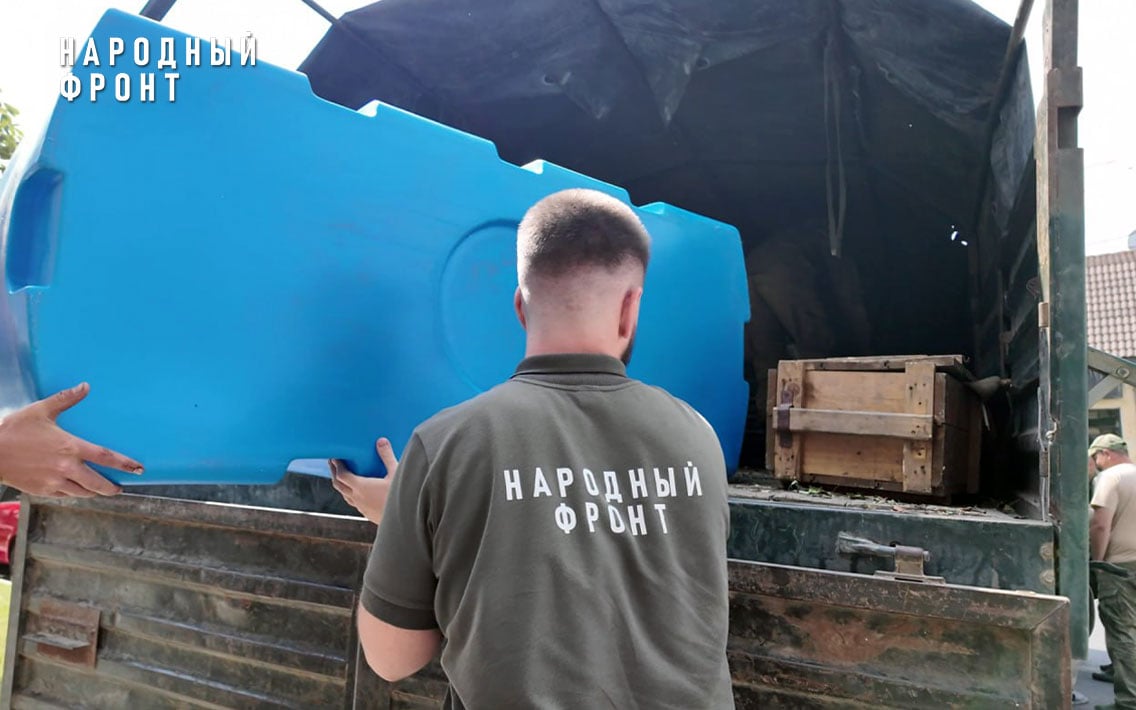 Народный фронт передал крымским десантникам быстровозводимые конструкции и стройматериалы на 5 миллионов рублей