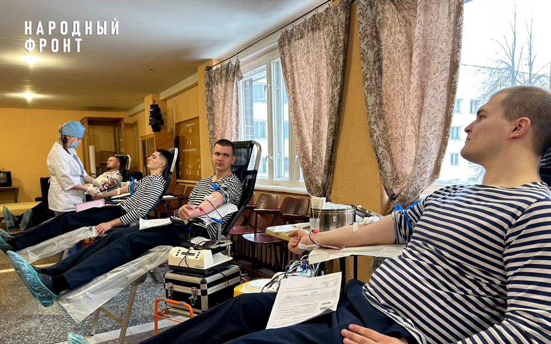 Курсанты Макаровки сдали около 40 литров крови в рамках акции "Оставайся донором"