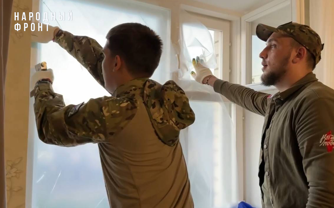 Молодёжка Народного фронта помогла восстановить тепловой контур одного из домов Курска после падения беспилотника