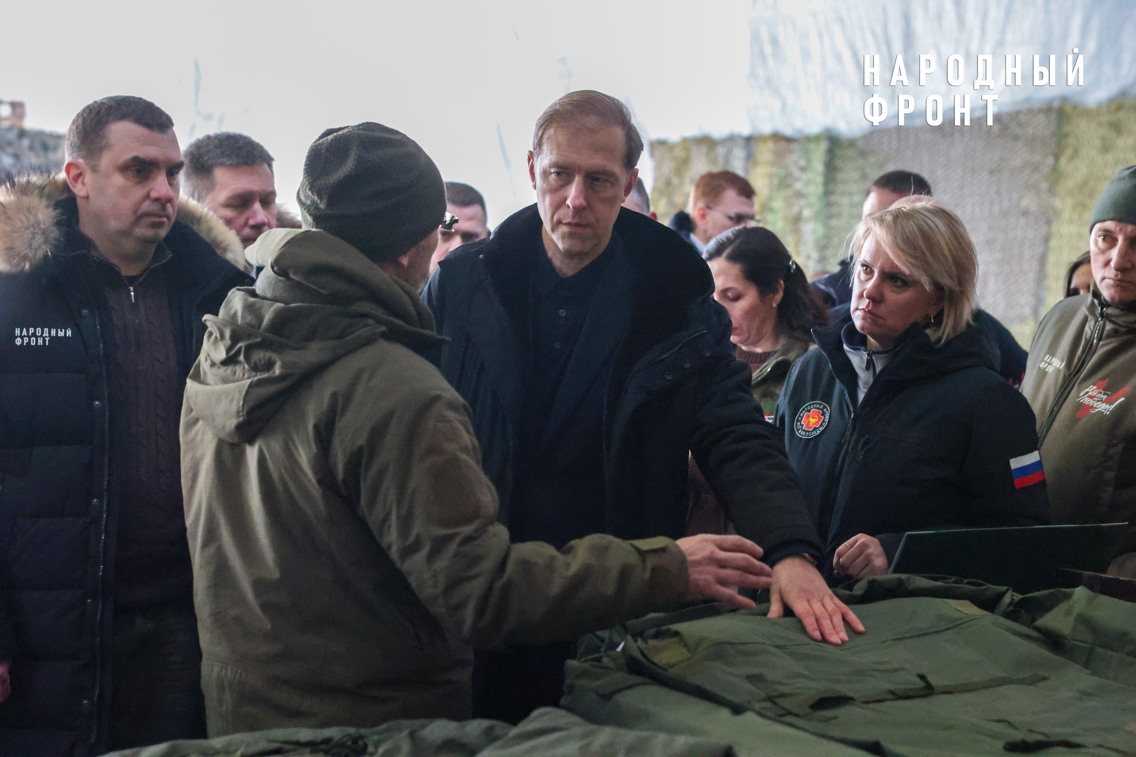 В Ростове-на-Дону Народный фронт передал большую партию транспортных средств военнослужащим для выполнения задач СВО 