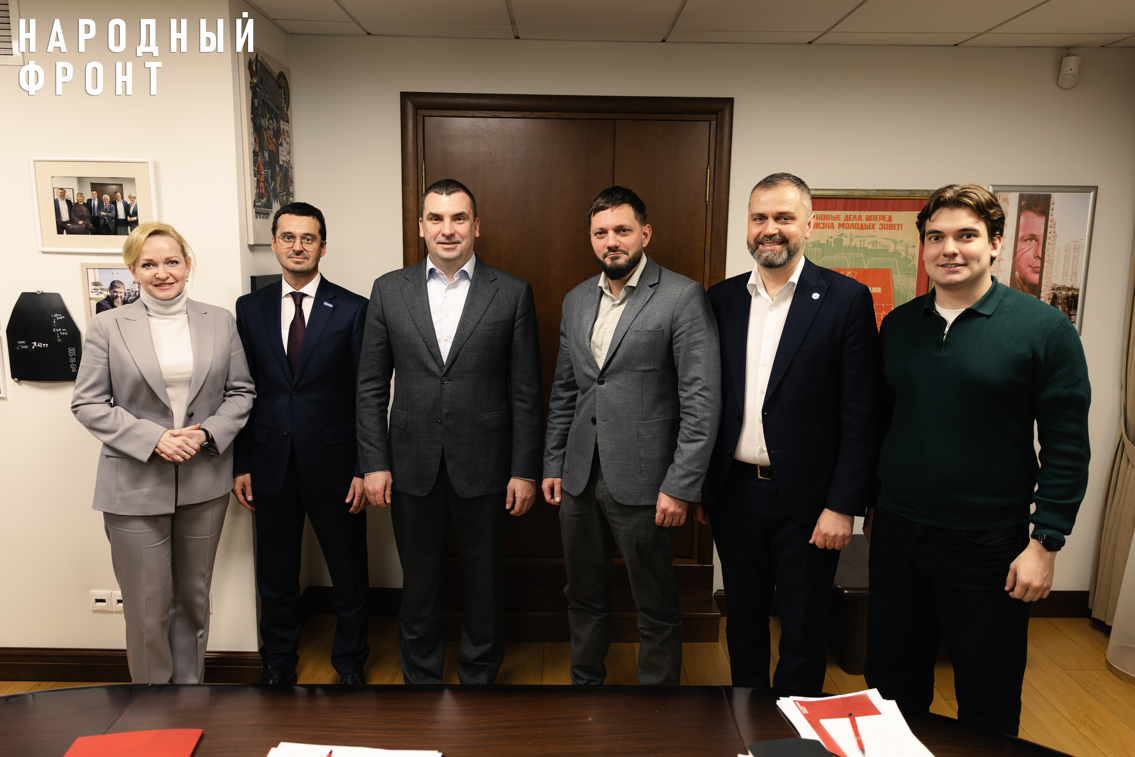 Михаил Кузнецов встретился с финалистами конкурса “Лидеры России. Политика”