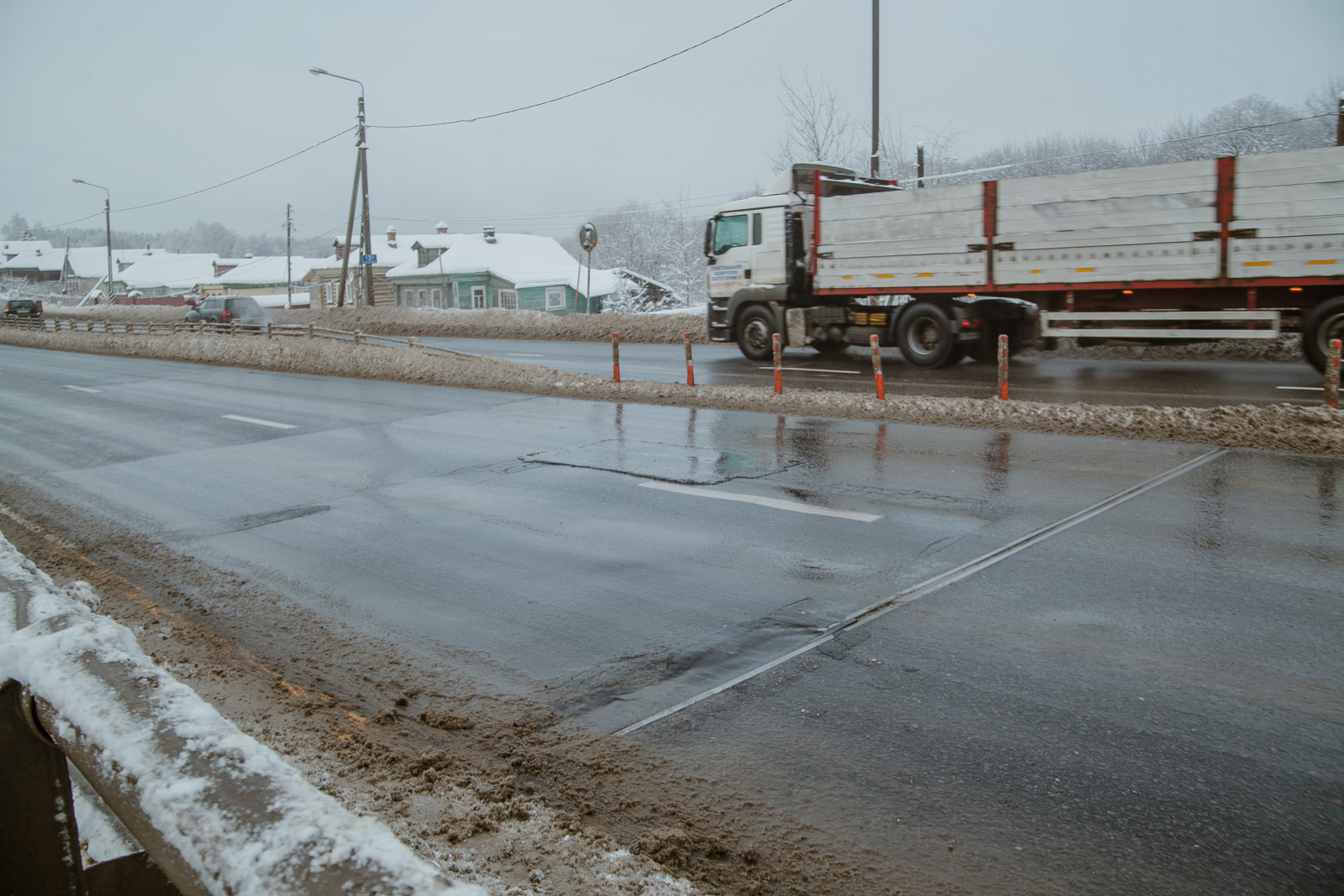 Весенняя дорога. Дороги весной. Плохое состояние дорог. Ямы по дорогам владимирской области. Дороги россии.