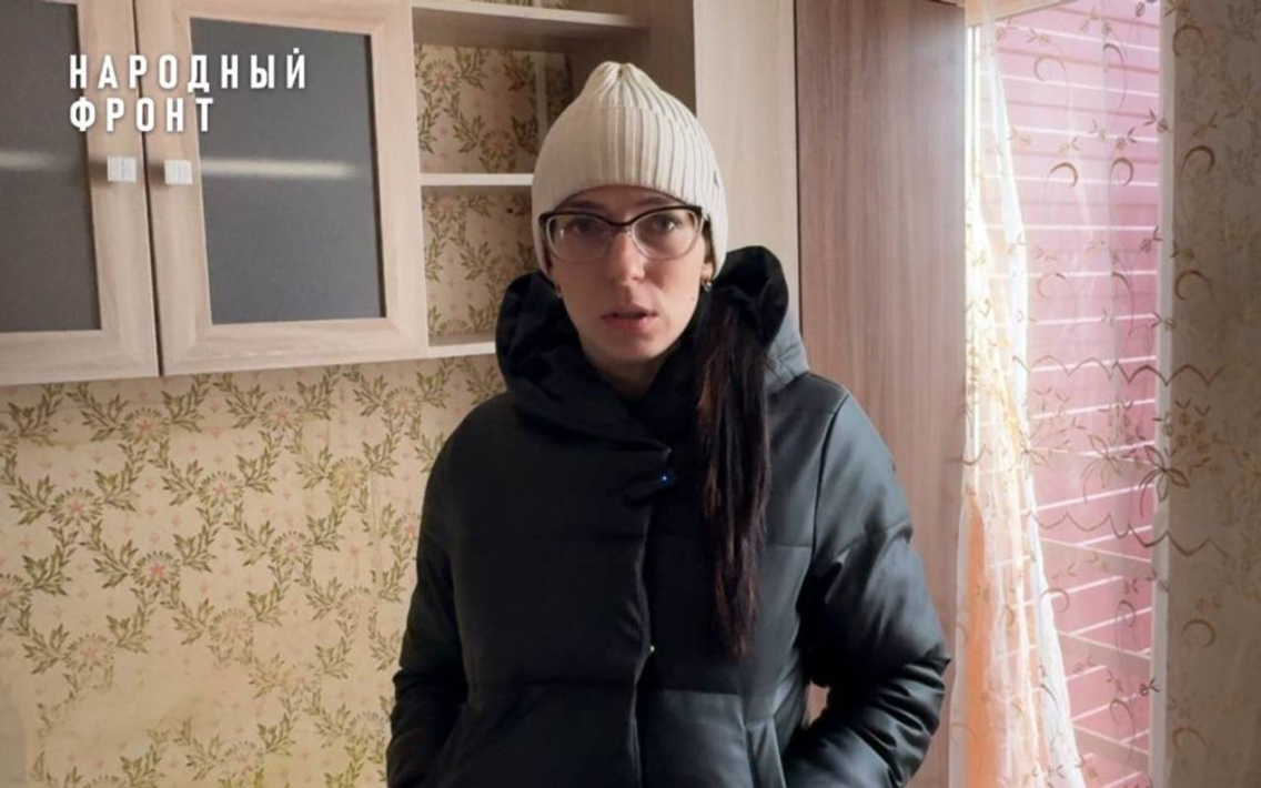 Четыре года жители боровичского дома в Новгородской области доказывают его аварийность, а администрация судится, оспаривая этот факт