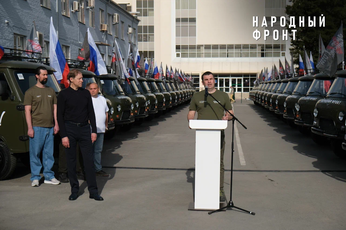 Минпромторг России и Народный фронт начали передачу военнослужащим СВО новой партии автомобилей