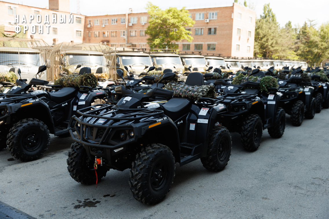 Народный фронт передал военным крупную партию транспортных средств в преддверии Дня России 