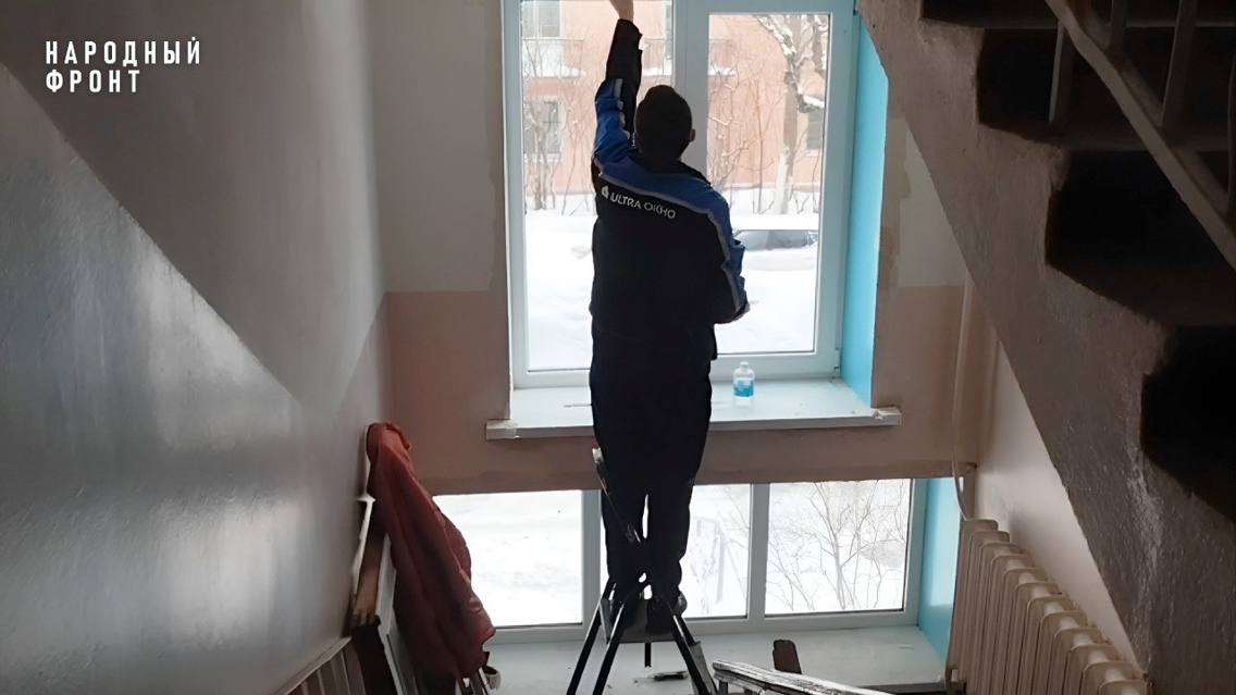 Народный фронт в Петербурге добился ремонта в парадных жилых домов